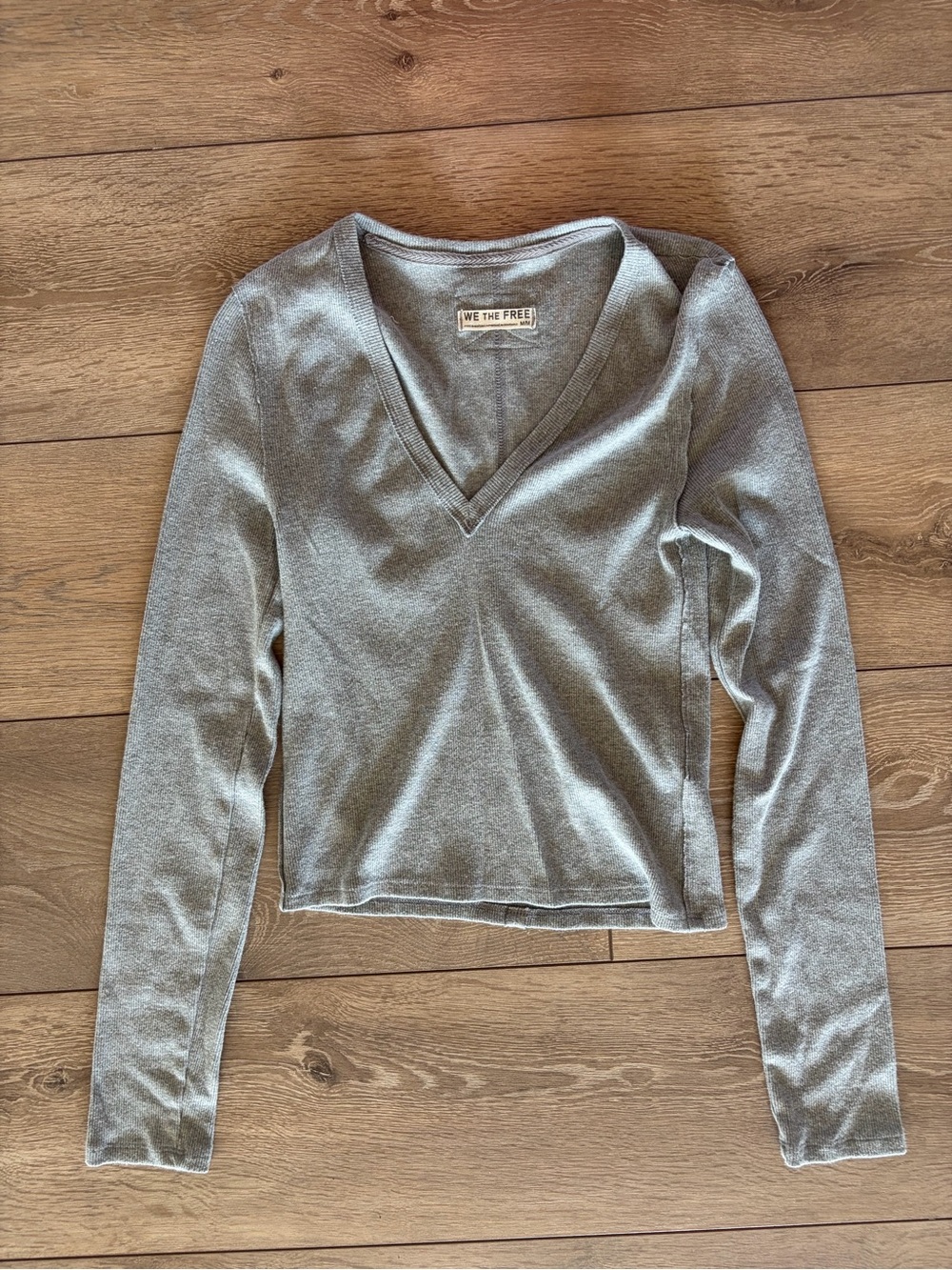 We The Free Women's Gray V-Neck Long Sleeve Sweater